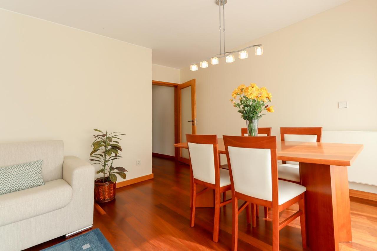 Sweet Living Viana - City Centre Apartment With Garage เวียนา โด กัสเตโล ภายนอก รูปภาพ