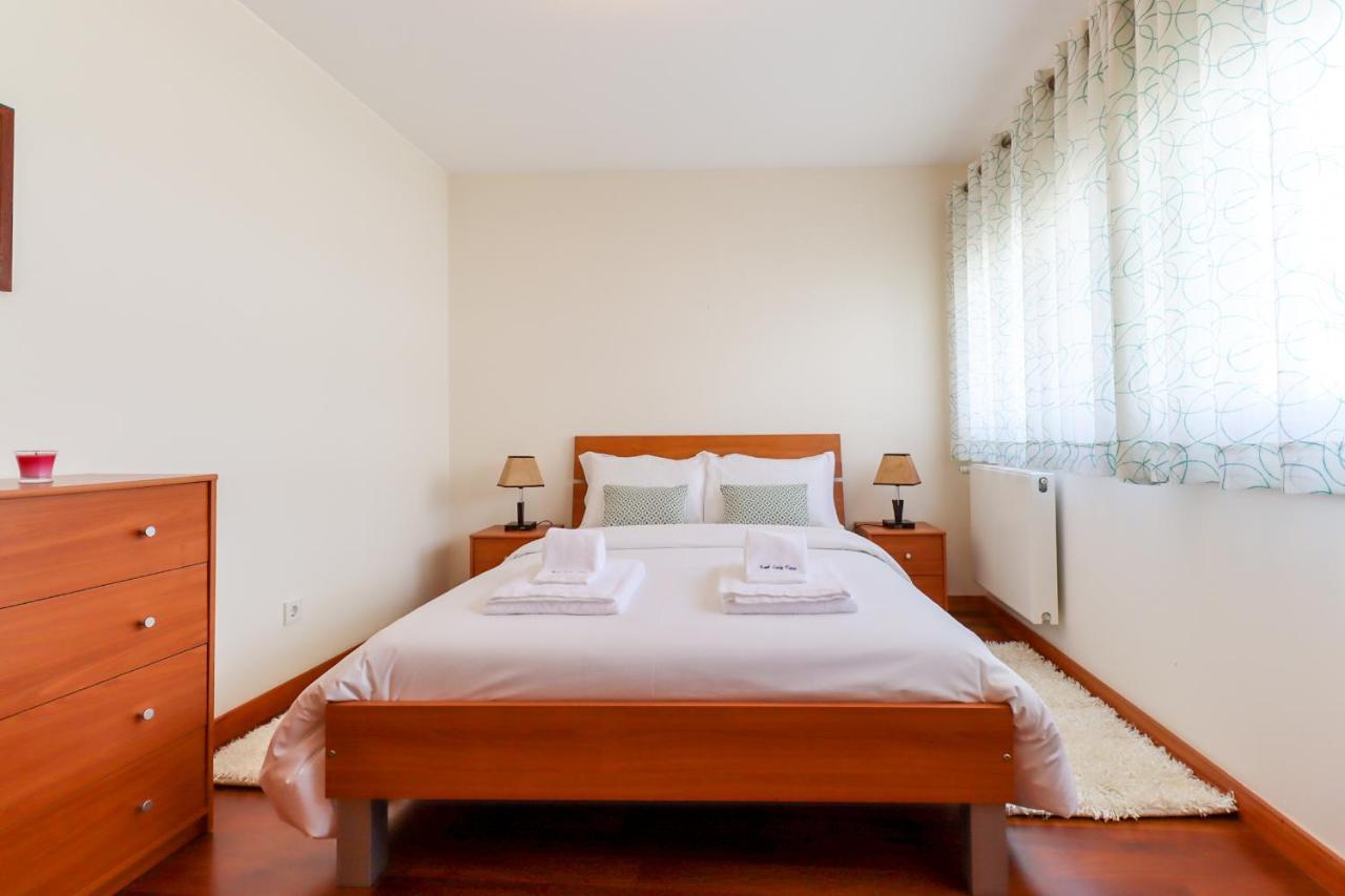 Sweet Living Viana - City Centre Apartment With Garage เวียนา โด กัสเตโล ภายนอก รูปภาพ