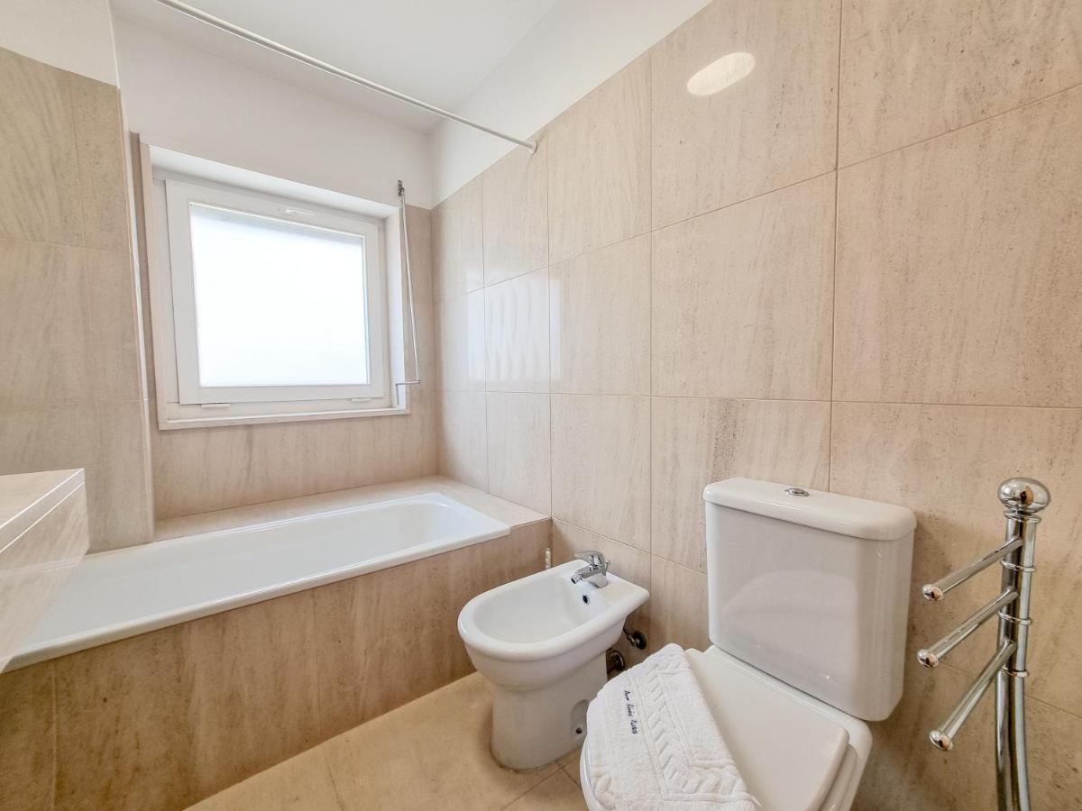 Sweet Living Viana - City Centre Apartment With Garage เวียนา โด กัสเตโล ภายนอก รูปภาพ