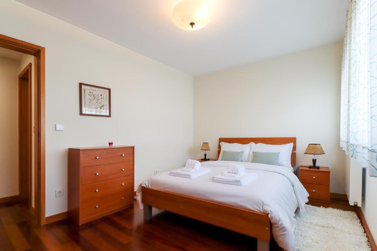 Sweet Living Viana - City Centre Apartment With Garage เวียนา โด กัสเตโล ภายนอก รูปภาพ